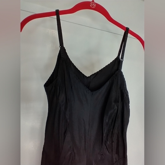 VINTAGE BLACK TAFFETA SLIP - Picture 5 of 5